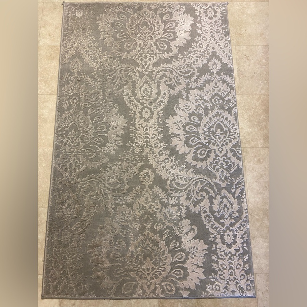 SAFAVIEH AREA RUG